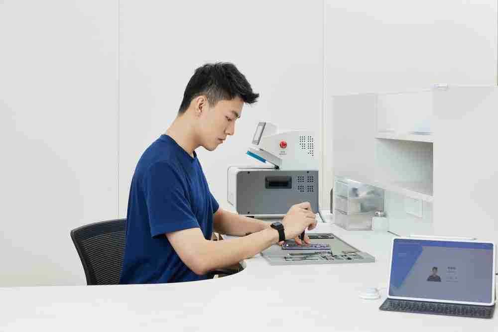 华为服务日2025全新升级：八年坚持，将温暖服务带给用户