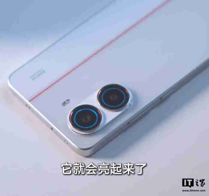 小米 REDMI 产品经理胡馨心开箱 Turbo 4 手机，明年 1 月 2 日发布