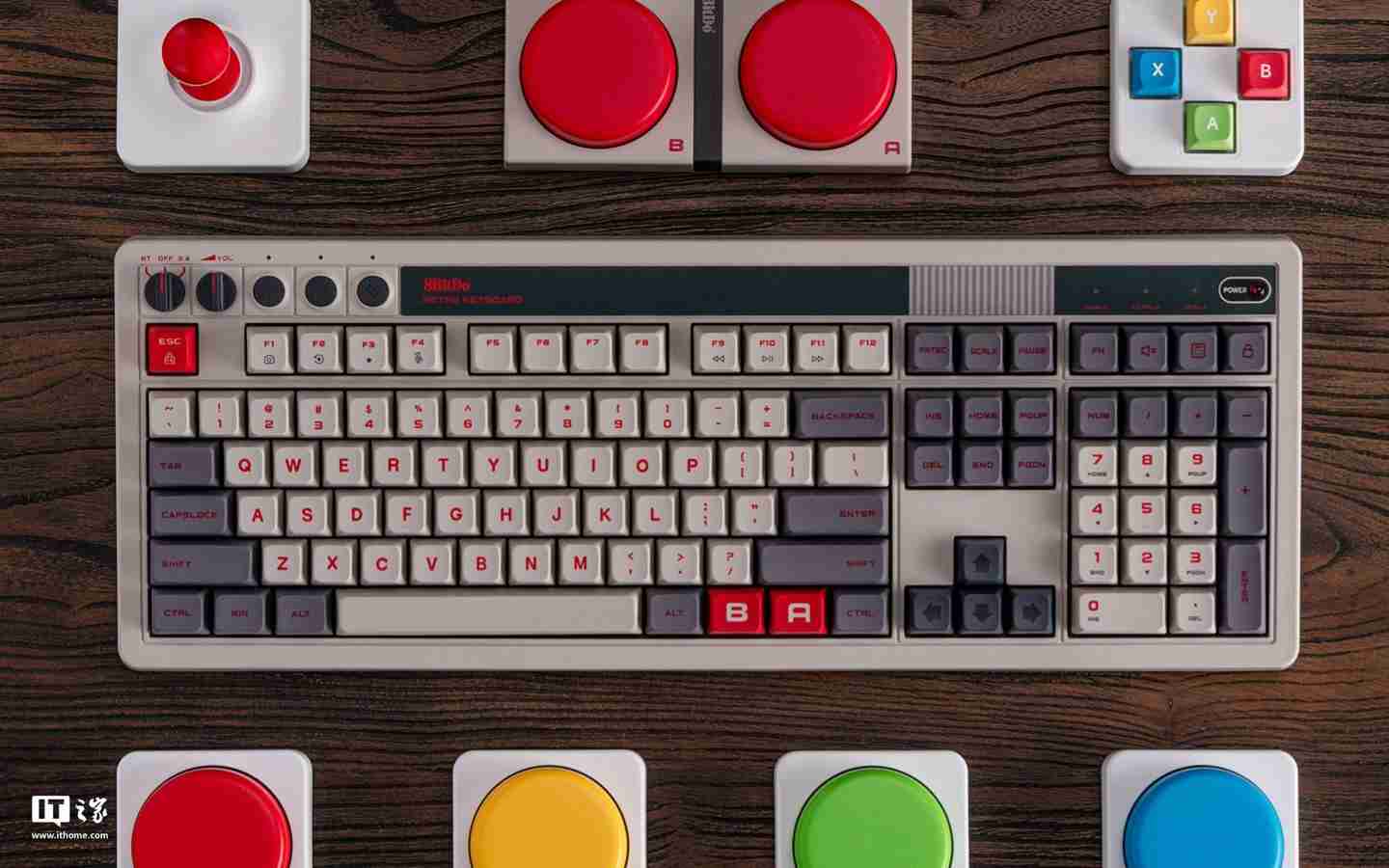 八位堂首款全尺寸设计 Retro108 机械键盘开售：支持热插拔、双配色版本，629 元