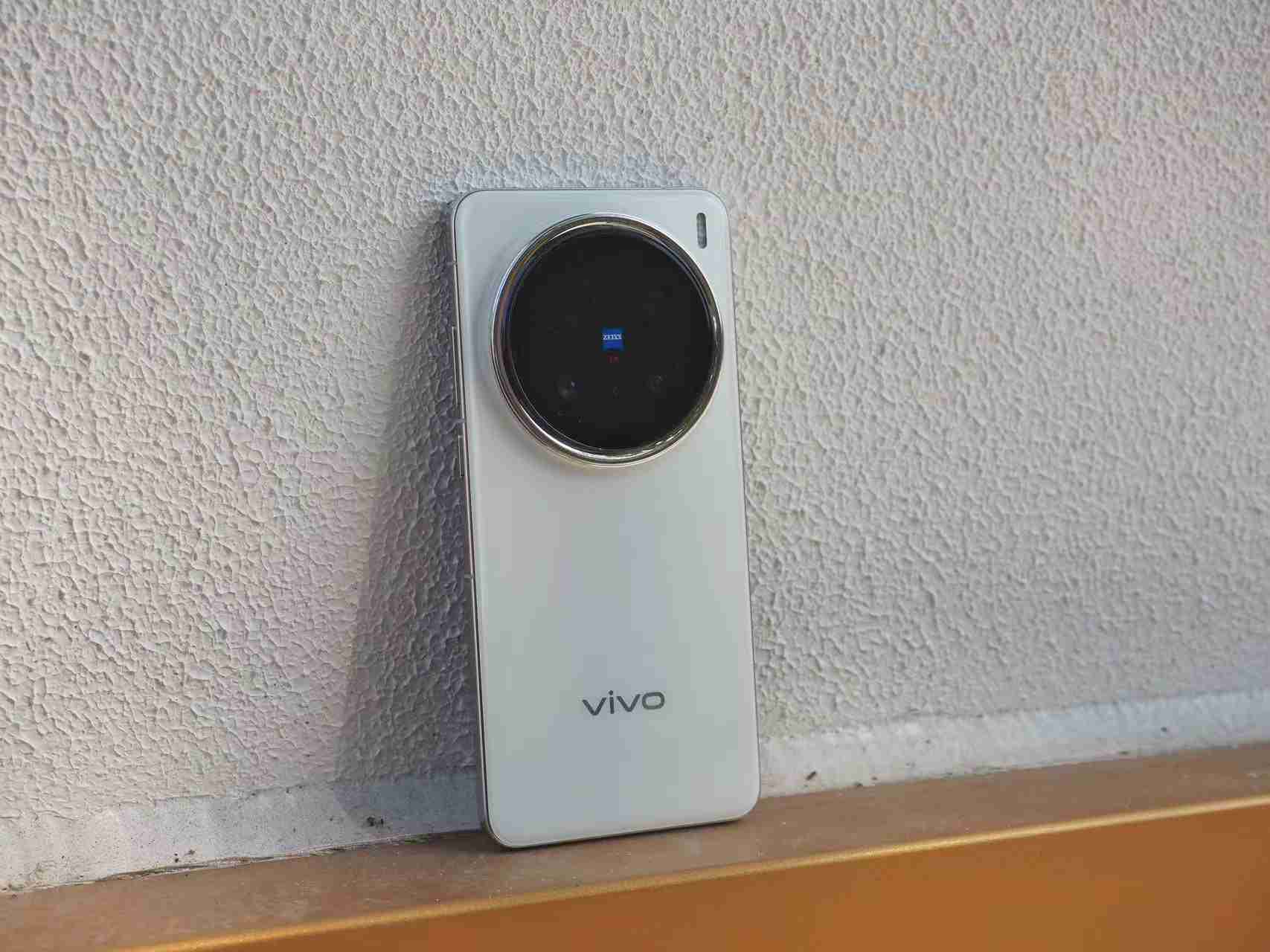 X200 Pro炫光问题被vivo用AI修好了？我们实测了一下