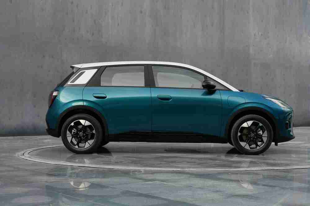 广汽埃安 UT 纯电小车官图发布：设计时尚