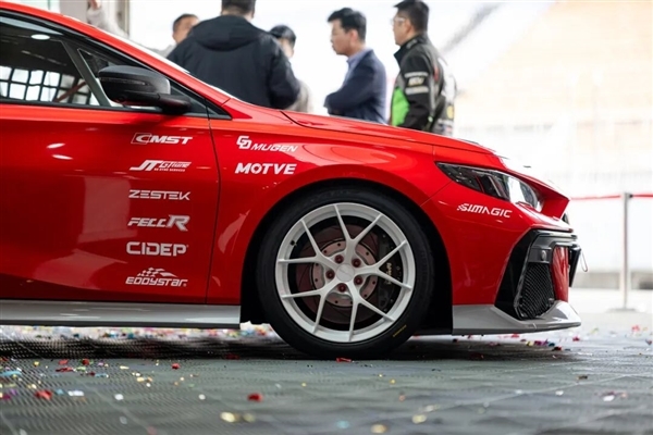 国产最强2.0T零百5.7秒！广汽传祺影豹R N1赛车上市：9.8万起