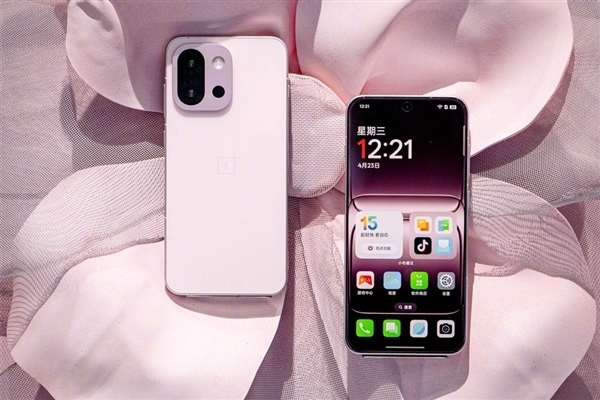 唯一子系6.3英寸小屏旗舰！一加15T入网：春节后见