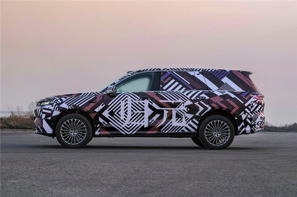 车长超5.3米的全尺寸 长城魏牌旗舰SUV谍照发布：转弯超灵活