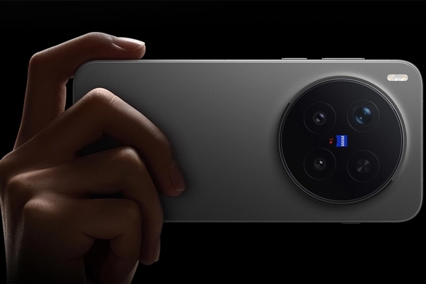 灭霸超大杯来了！vivo X300 Ultra一季度发布