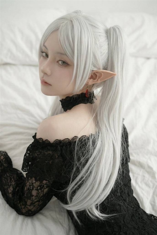 大神用AI制作《芙莉莲》Cos图：媲美真人