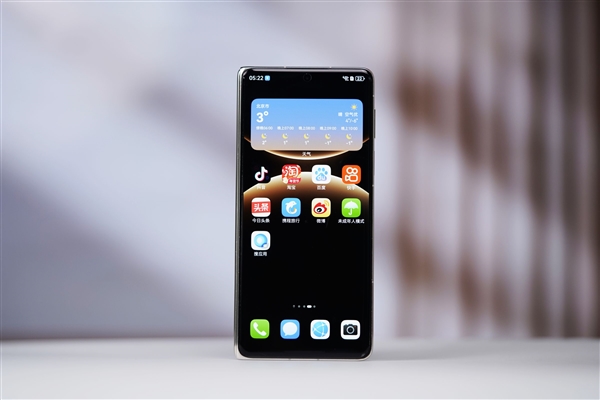 双折叠巅峰之作！华为Mate X7典藏版图赏